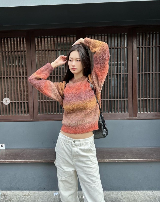 Ju Hee Jung yang berprofesi sebagai model memiliki tinggi badan 174 cm. Wanita kelahiran 1994 itu kerap bekerjasama dengan brand besar seperti Golf Zon Park, Grand Hyatt Seoul, dan New Balance. Foto: dok. Instagram @jujujuheejung