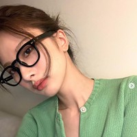 Choi Woo Shik sukses menggelar fanmeeting di Jepang pada Rabu (1/11/2023). Seorang penggemar kemudian melihatnya di pusat perbelanjaan Omotesando, berdua dengan wanita, yang diduga pacarnya. Sosoknya terungkap sebagai model bernama Ju Hee Jung.Foto: dok. Instagram @jujujuheejung