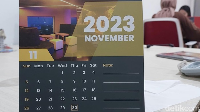 Kalender bulan November 2023.