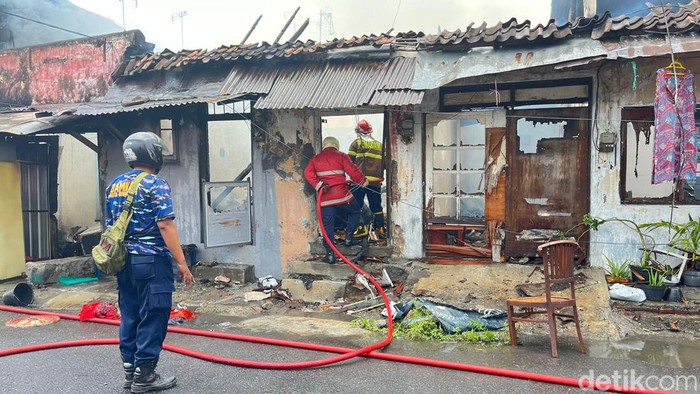 Kebakaran di Sudiroprajan, Jebres, Solo, Selasa (7/11/2023).