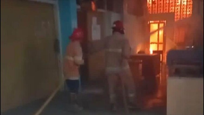 Kebakaran terjadi di SMA Piri 1 Jogja dan SMK Piri 1 Baciro, Gondokusuman, Kota Jogja, Selasa (7/11/2023) sore.