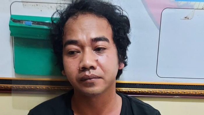 Pria berinisial SK (23) di Kotabaru, Kalimantan Selatan (Kalsel) tega memperkosa dan membunuh penjaga warung berinisial AL (32).