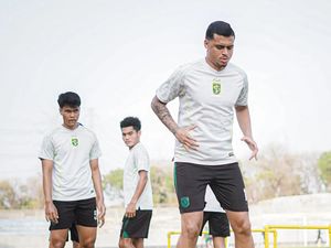 Tinggalkan Arema FC, Mikael Tata Ikut Latihan Persebaya