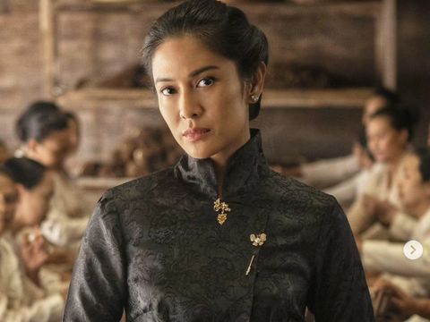 Model Kebaya Pemain Gadis Kretek, Dian Sastrowardoyo Hingga Sheila Dara