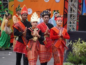 38 Pakaian Adat Seluruh Provinsi Indonesia Lengkap