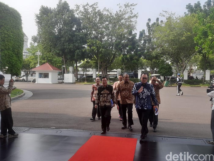 Para rektor temui Presiden Jokowi di Istana Kepresidenan di Jakarta, 7 November 2023. (Kanavino AR/detikcom)