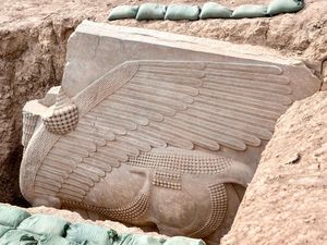 Patung Dewa Bersayap Ditemukan di Irak