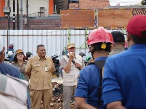 Berdiri di Atas Lahan SD 05 Cipinang Jaktim, Rumah Dibongkar Petugas