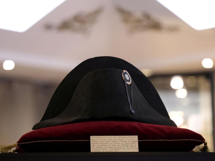 Penampakan Topi Peninggalan Napoleon Bonaparte yang Bakal Dilelang