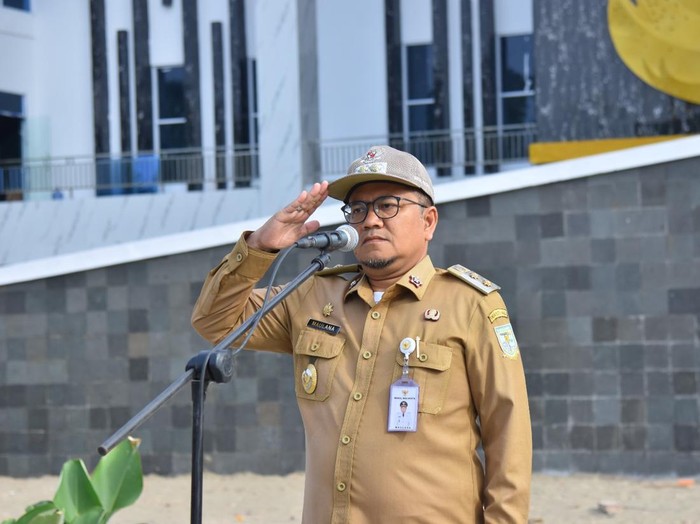 Plt Wali Kota Jambi Maulana saat pamit ke anak buahnya