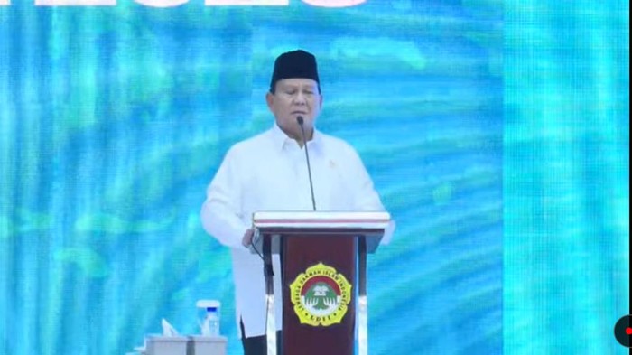 Prabowo Subianto kala menghadiri acara Rakernas LDII di Jakarta Timur, Selasa (7/11/2023).