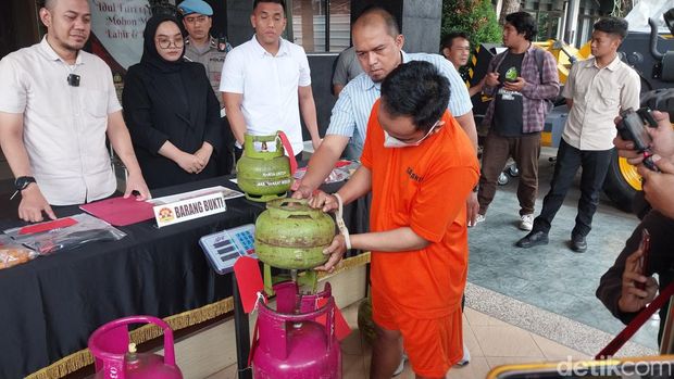 Pria pengoplos elpiji di Kota Malang yang telah diringkus polisi.