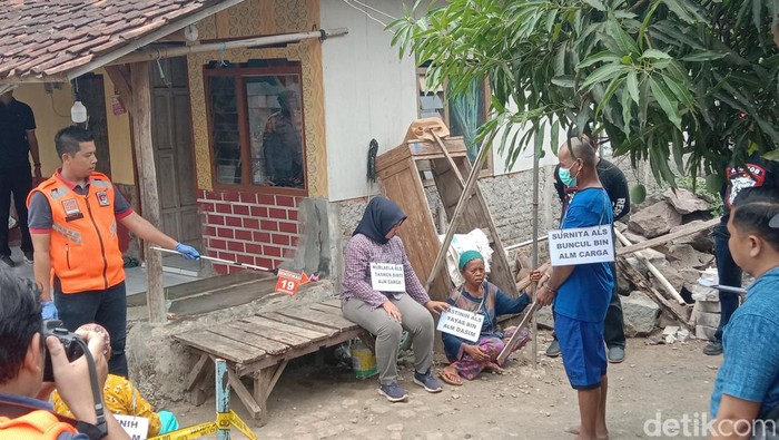 Rekontruksi kasus pembunuhan adik terhadap kakak kandung di Kabupaten Indramayu