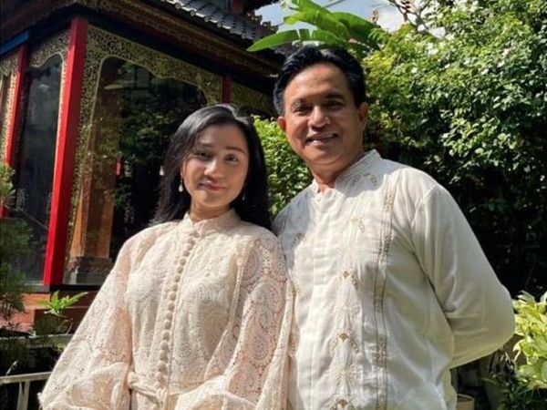 7 Foto Rika Kato Istri Blasteran Yusril Ihza Beda 27 Tahun, Kerap Dikira Anak