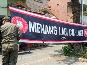 Spanduk Provokatif Sambut Perayaan 1 Abad Persis Solo Dicopoti