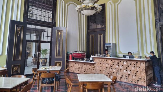 Ada kafe di Toko Merah, Kota Tua Jakarta