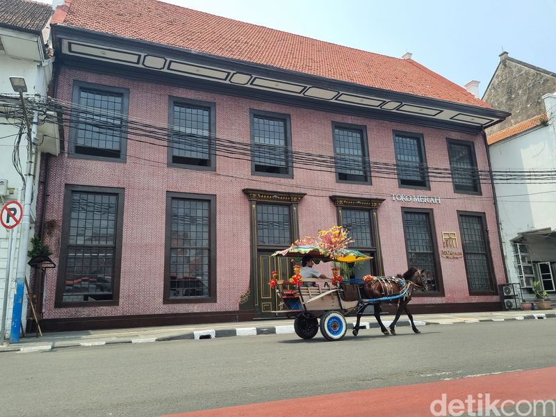 Ada kafe di Toko Merah Kota Tua Jakarta