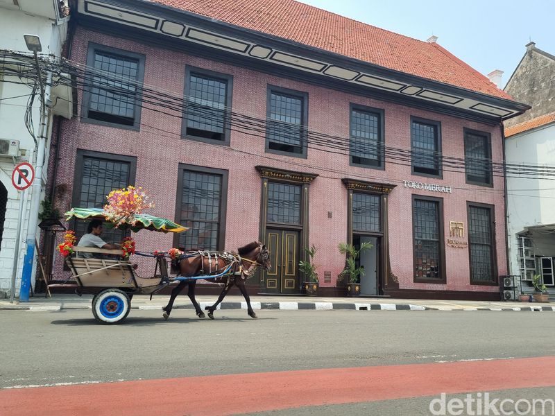 Ada kafe di Toko Merah Kota Tua Jakarta