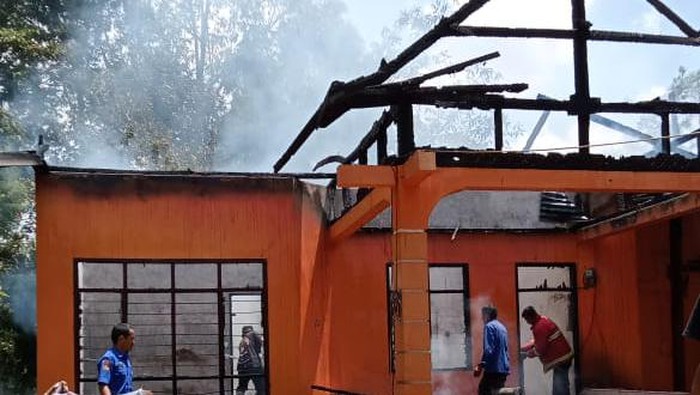 Satu rumah warga di Kabupaten Toraja Utara, Sulawesi Selatan (Sulsel) hangus terbakar.