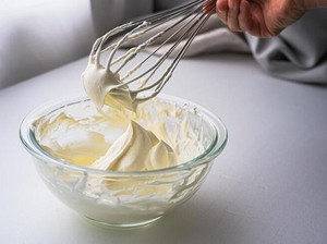 Mengenal Whipping Cream: Pengertian, Jenis, dan Penggunaannya dalam Masakan