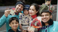 Fadil Jaidi dan Raffi Ahmad baru pertama kali mengikuti full marathon di luar negeri. Foto: dok. Instagram Fadil Jaidi
