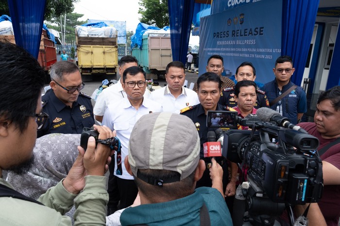 Bea Cukai dan Polda Sumut Tindak Bale Pakaian Bekas Senilai Rp 750 Juta