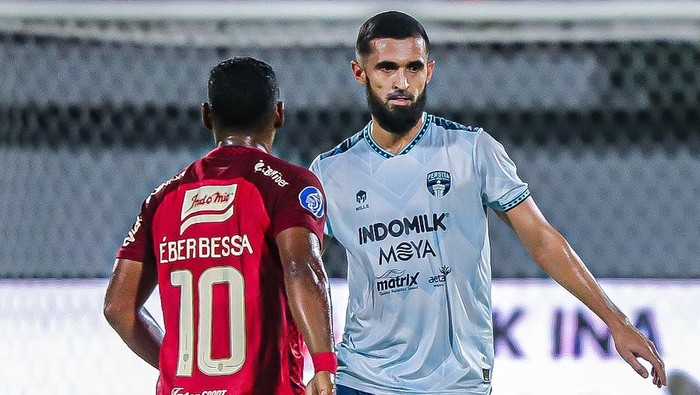 Bek Persita Javlon Guseynov berharap timnya mampu mencuri poin saat tandang melawan PSIS Semarang. Foto diunggah pada Rabu (8/11/2023).