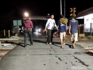 Hendak Berangkat Kerja, Buruh Pabrik di Lamongan Tewas Tertabrak KA