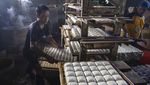 Naiknya Harga Kedelai Impor Bikin Ukuran Tahu Kembali Menciut