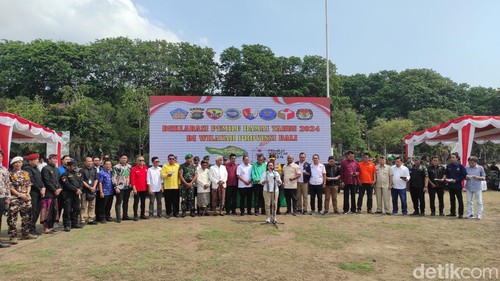Deklarasi damai Pemilu 2024 di Lapangan Puputan Margarana Monumen Bajra Sandhi, Rabu (8/11/2023). (I Wayan Sui Suadnyana/detikBali)