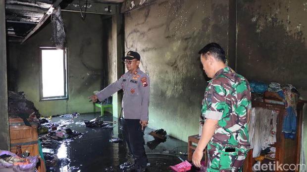Foto lokasi dan penanganan  Kebakaran di Ponpes Darusalam Kabupaten Semarang.
