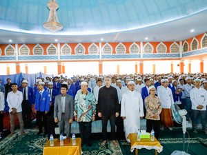 Di Ponpes Nurul Iman, HNW Bicara Perjuangan Parpol untuk Umat Islam