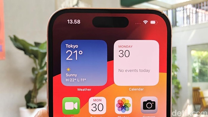 iPhone 15