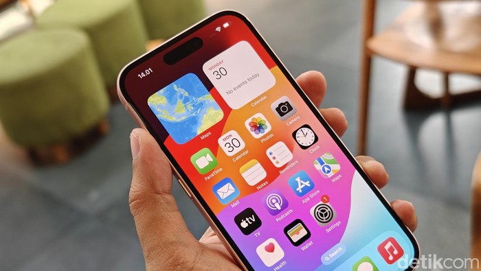 iPhone 15