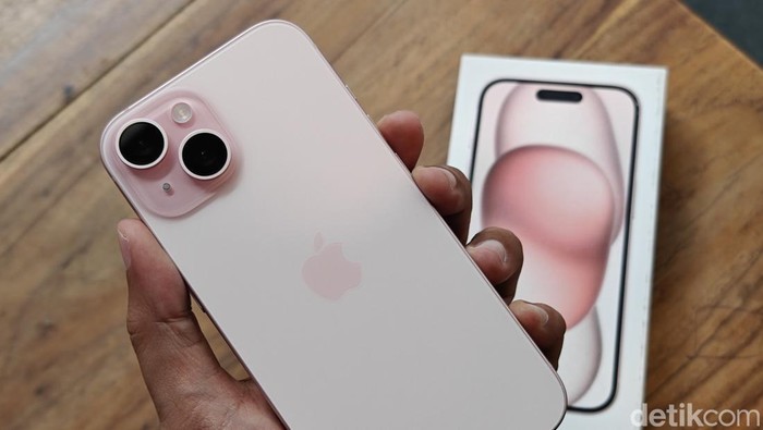 iPhone 15
