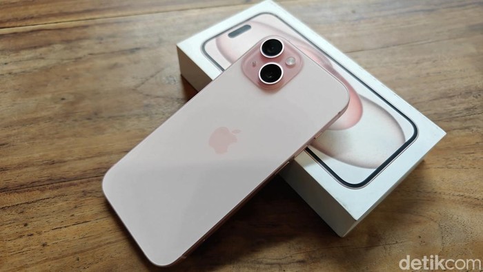 iPhone 15
