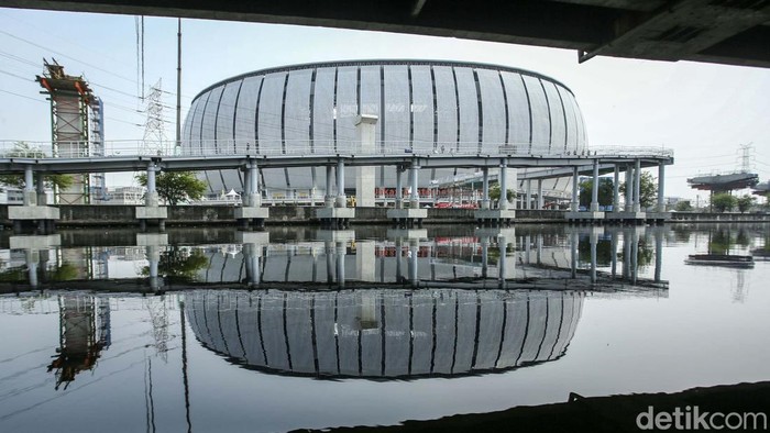 Jelang Piala Dunia U-17, JPO JIS Belum Rampung Jembatan Penyeberangan Orang (JPO) yang menghubungkan JIS ke kawasan Ancol, Jakarta, belum rampung dibangun. JPO ini untuk mendukung Piala Dunia U-17.