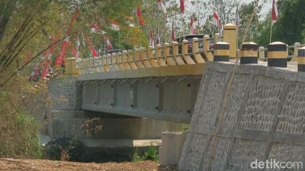 Jembatan Bhinneka Tunggal Ika