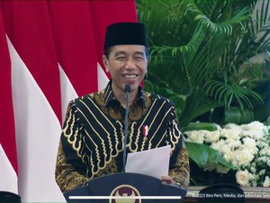 Jokowi Tersenyum Pengurus BKM Bilang Qobul di Istana: Nangkep Saya