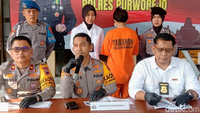 Jumpa pers kasus ibu banting anak angkat di Mapolresta Purworejo, Rabu (8/11/2023).