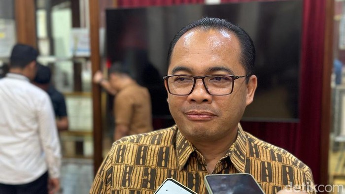 Kepala Bakesbangpol Jatim Eddy Supriyanto