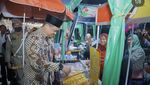 Keseruan Bobby Nasution Saat Makan Duren hingga Seruput Kopi