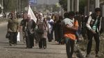 Kibarkan Bendera Putih, Ribuan Warga Gaza Mencari Tempat Berlindung