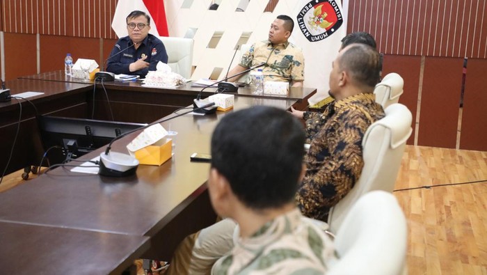 KPU RI Bertemu Asosiasi PRESISI, Bahas Apa? Komisi Pemilihan Umum Republik Indonesia (KPU RI) menerima Asosiasi PRESISI (Perkumpulan Penyelenggara Riset Persepsi Publik Indonesia) di kantornya. Bahas apa?