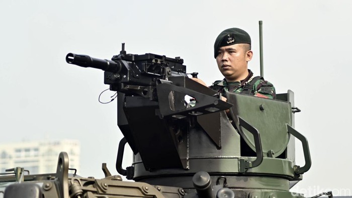 TNI AD menggelar apel pasukan dalam rangka Pengamanan Pemilu 2024 di Monas, Jakarta, Rabu (8/11/2023). Apel dipimpin oleh KSAD Jenderal Agus Subiyanto.