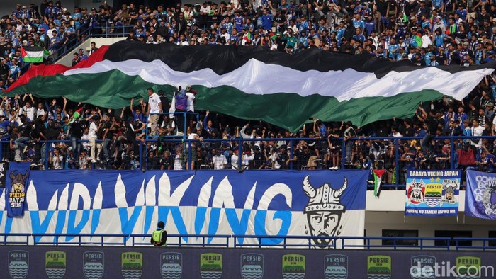 Laga Persib vs Arema FC di Stadion Gelora Bandung Lautan Api dalam laga lanjutan Liga 1 2023, Rabu (8/11/2023)