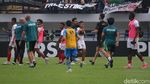 Momen-momen Panasnya Laga Persib Bandung Vs Arema FC