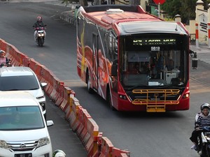 Mau Jalan-Jalan Hemat di Surabaya? Ini Pilihan Transportasi Umum