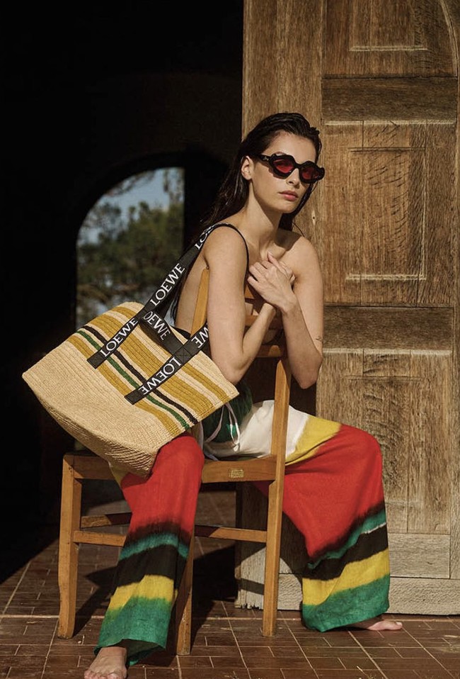 Dior lantas tak luput dari hujatan menyusul penampilan May. Dior menjadikan pelaku pemerkosaan Johnny Depp sebagai wajah merek mereka. Supaya semua orang tahu, perusahaan tersebut penuh dengan setan. Saya harap Bella baik-baik saja, tulis seorang pengguna X. (Foto: Instagram/@maytager)