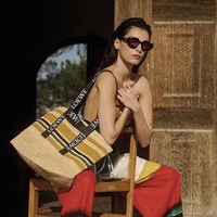 Dior lantas tak luput dari hujatan menyusul penampilan May. Dior menjadikan pelaku pemerkosaan Johnny Depp sebagai wajah merek mereka. Supaya semua orang tahu, perusahaan tersebut penuh dengan setan. Saya harap Bella baik-baik saja, tulis seorang pengguna X. (Foto: Instagram/@maytager)